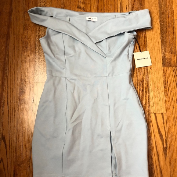 Superdown Naya Off Shoulder Dress - Picture 3 of 3